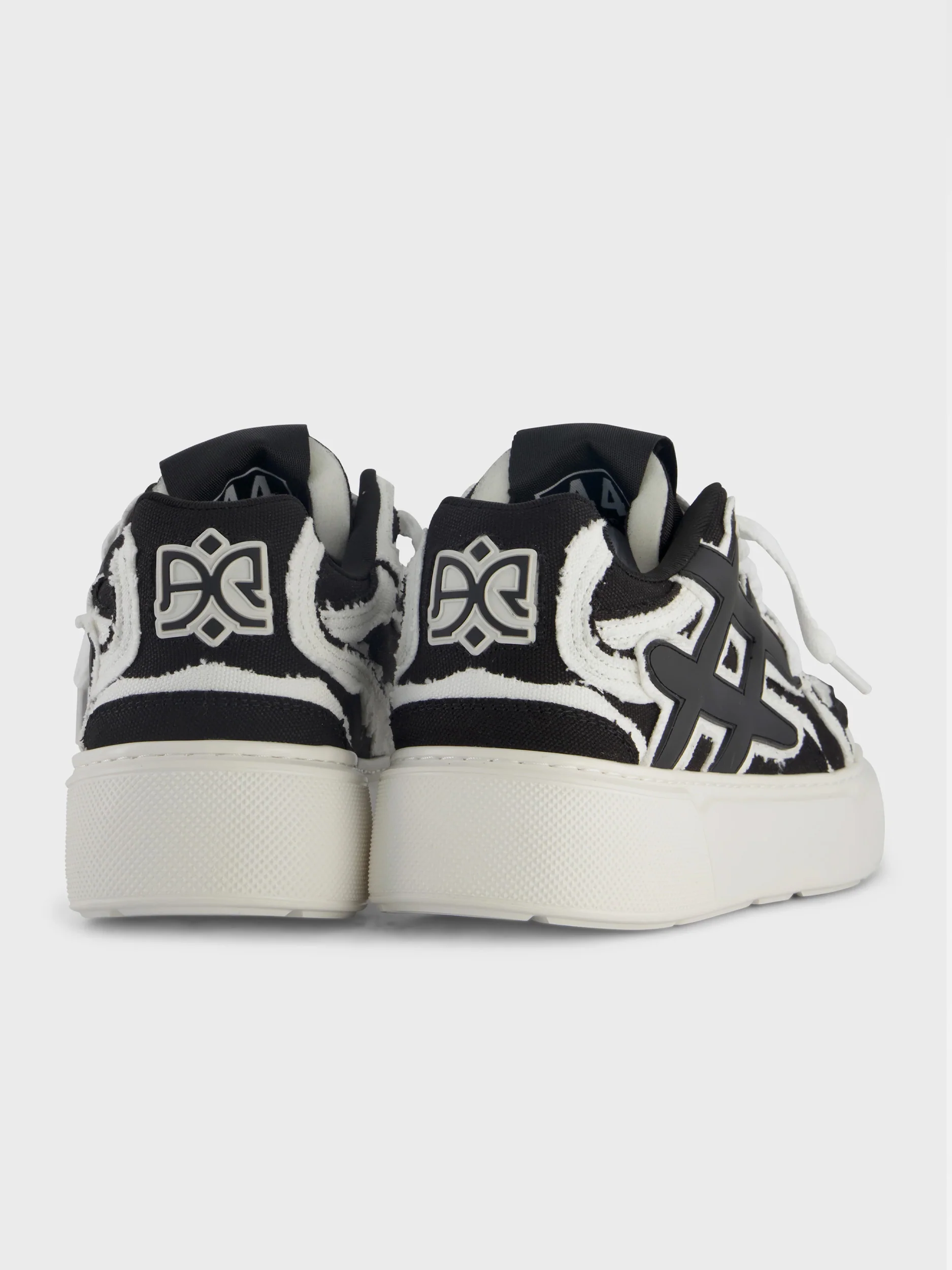 Ainker Backdoor Canvas Black White - Image 2