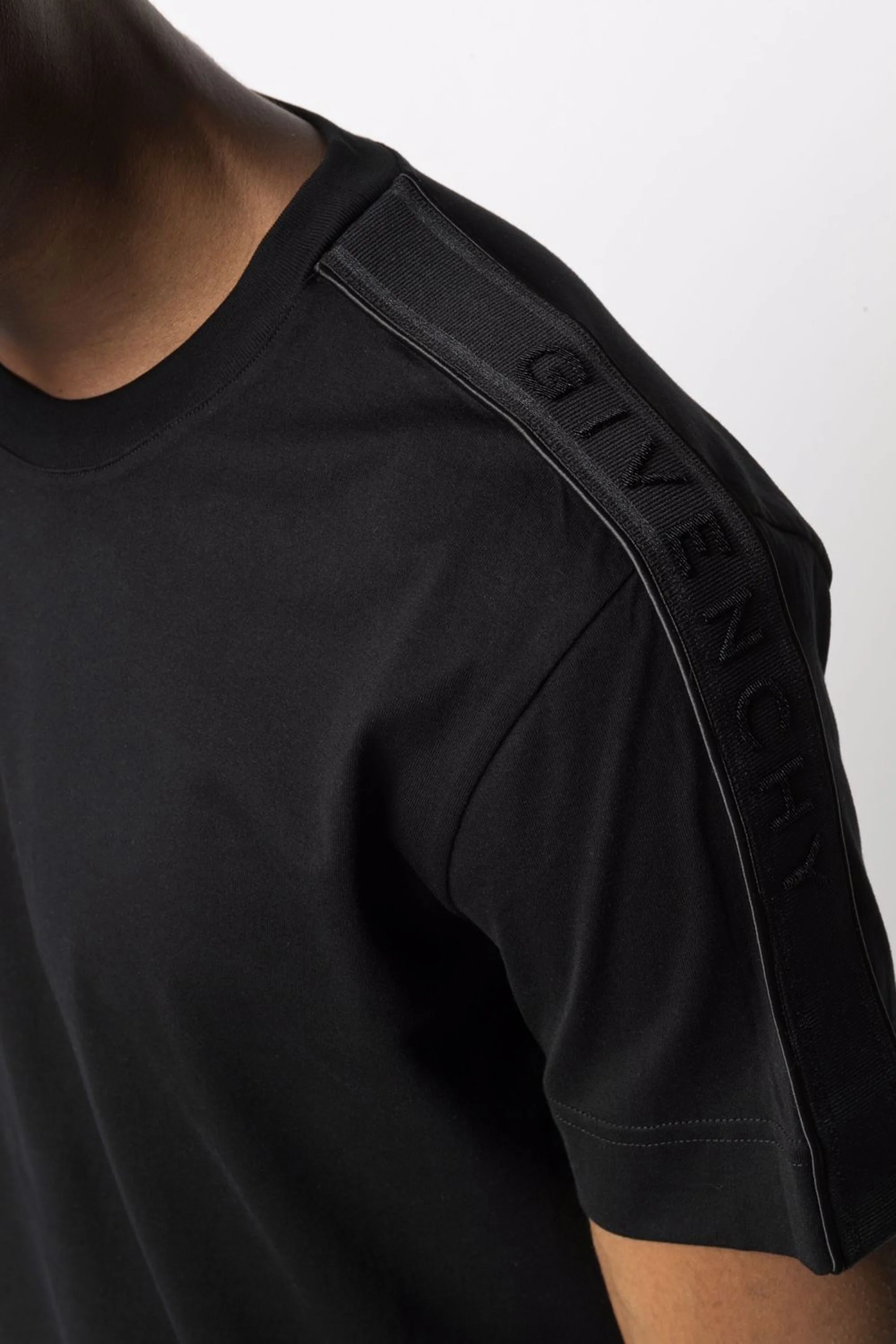 Givenchy logo-tape detail short-sleeve T-shirt - Image 2