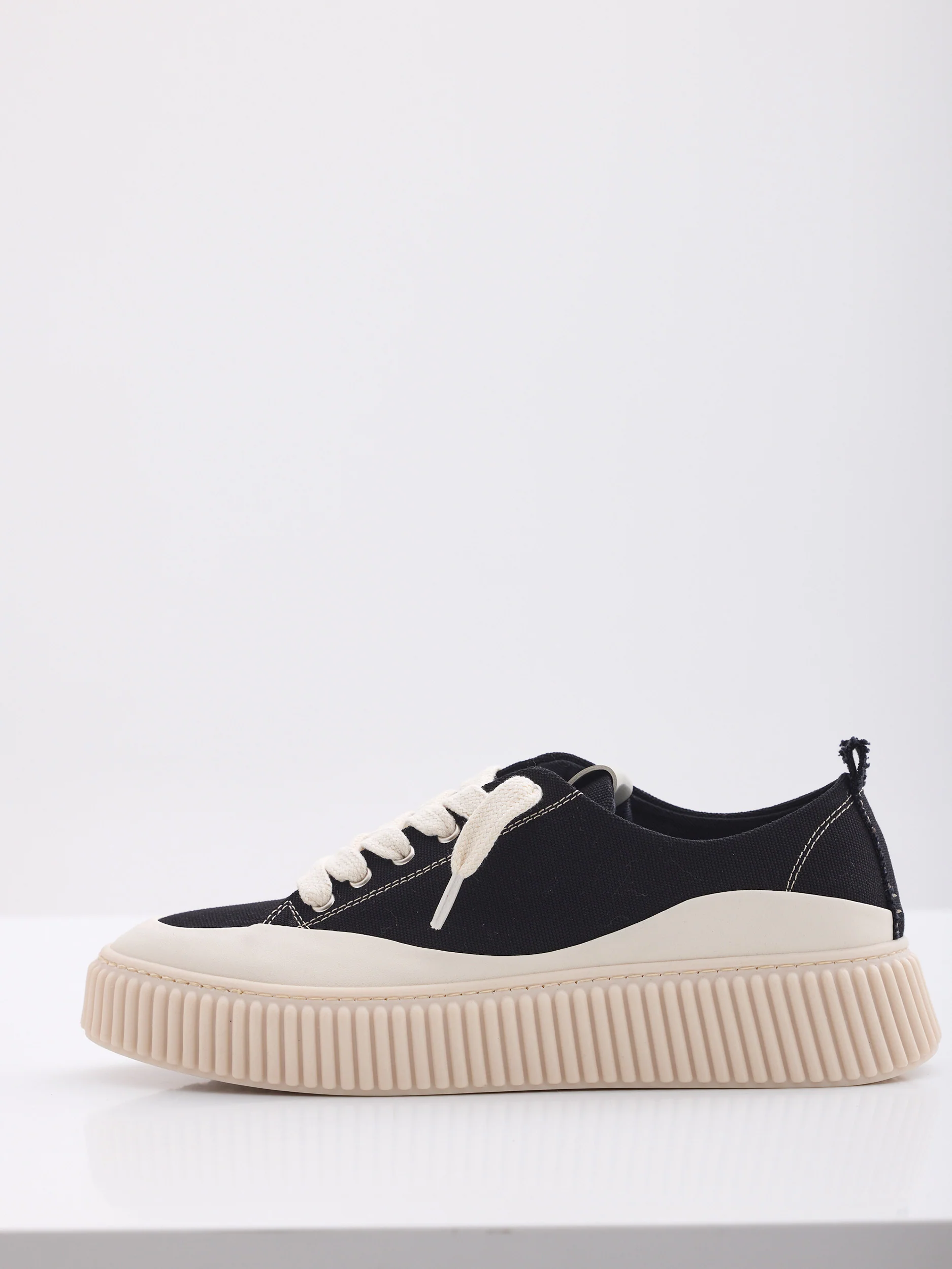MAISON 9 PARIS Sneakers - Black Cover