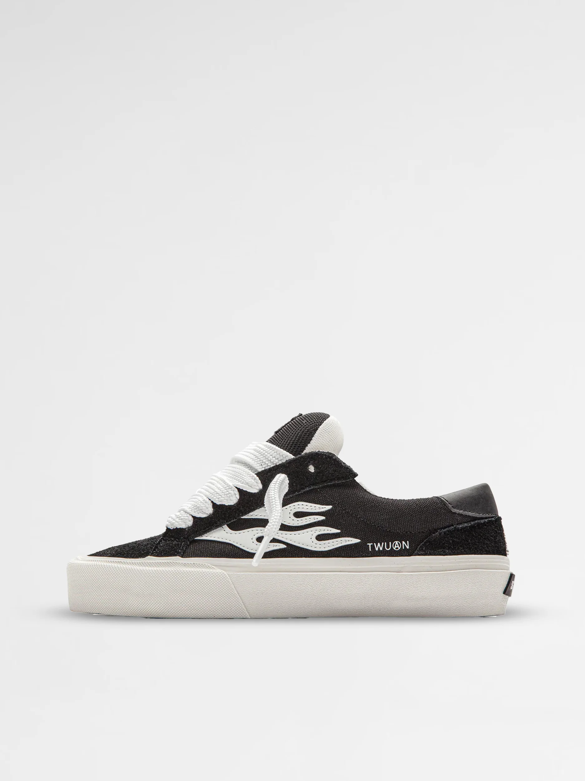STRAYE Logan Puff - Black